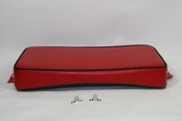 Kotflügelkissen rot/schwarz, gewölbt, 2 Drehwirbel