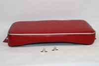 Kotflügelkissen rot, Keder silber, gewölbt